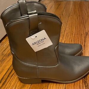 Arizona Jean Co.  Boots size 7 NWT